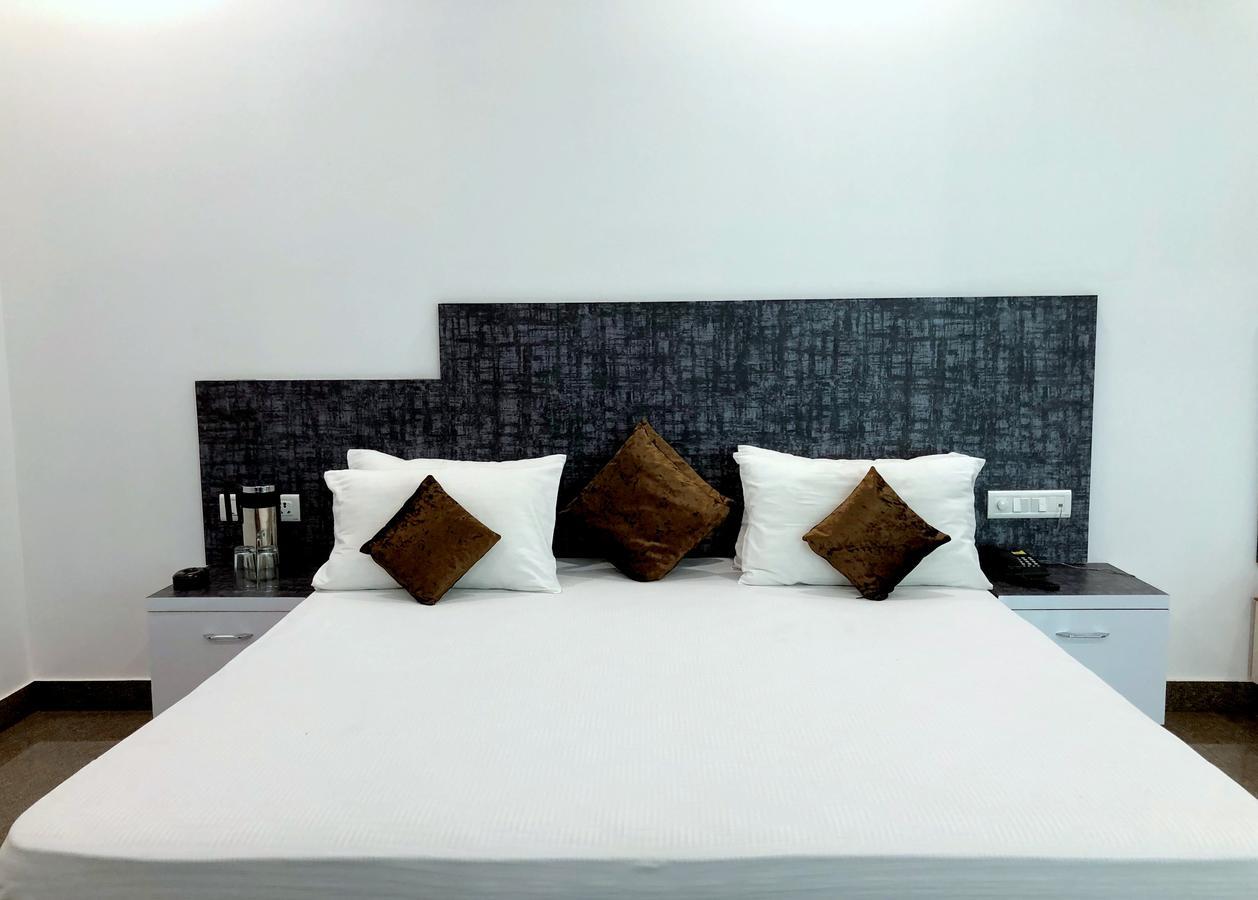 Hotel Taru Inn Газиабад Экстерьер фото